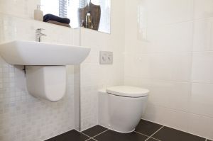 Hanbury bathroom 114 sm.jpg